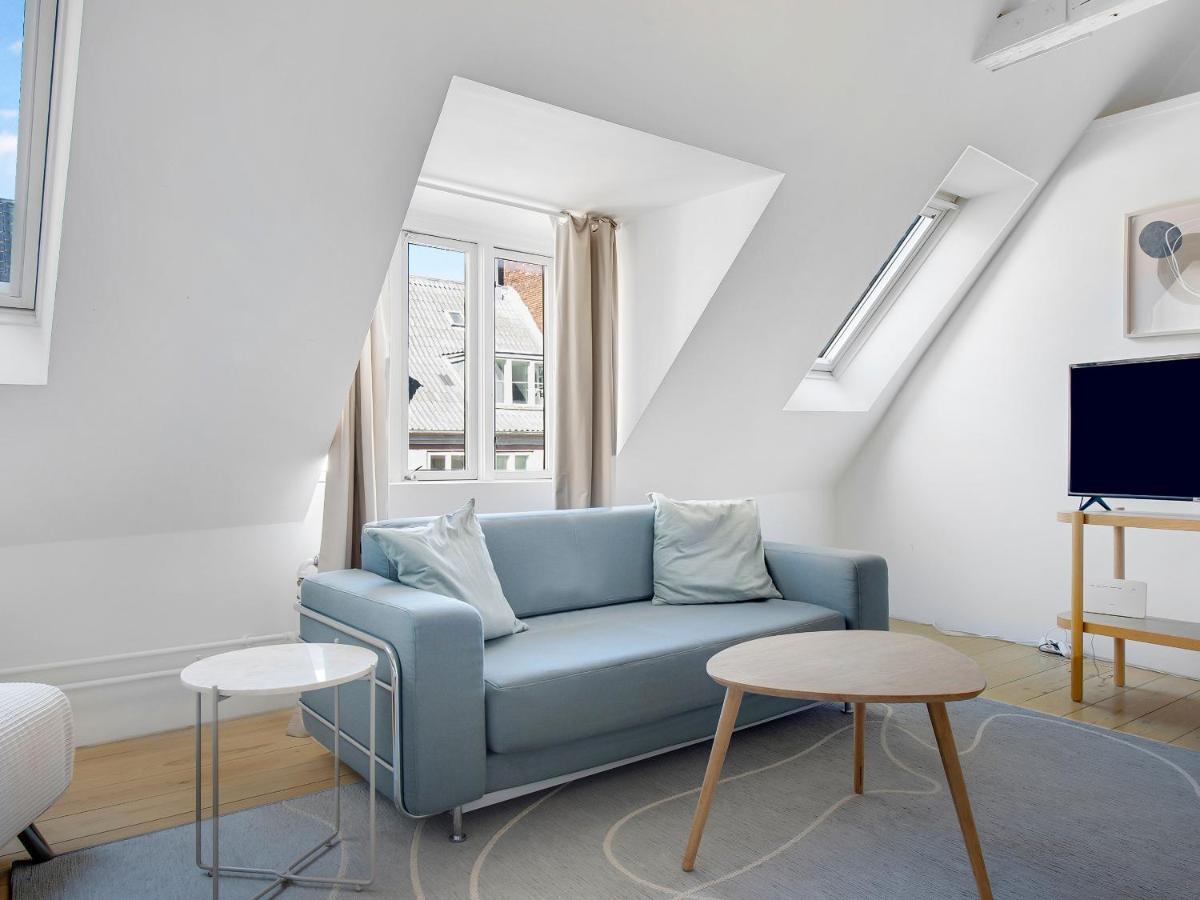 Sanders Main - Endearing Two-Bedroom Duplex Apartment With A Balcony Next To Magical Nyhavn Копенгаген Екстер'єр фото